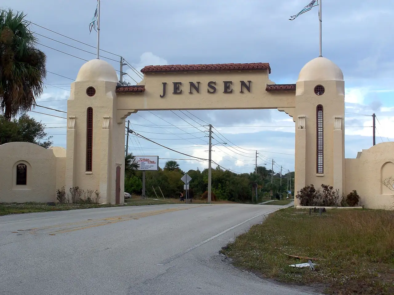 The historic welcome arch in Jensen Beach in 2010.